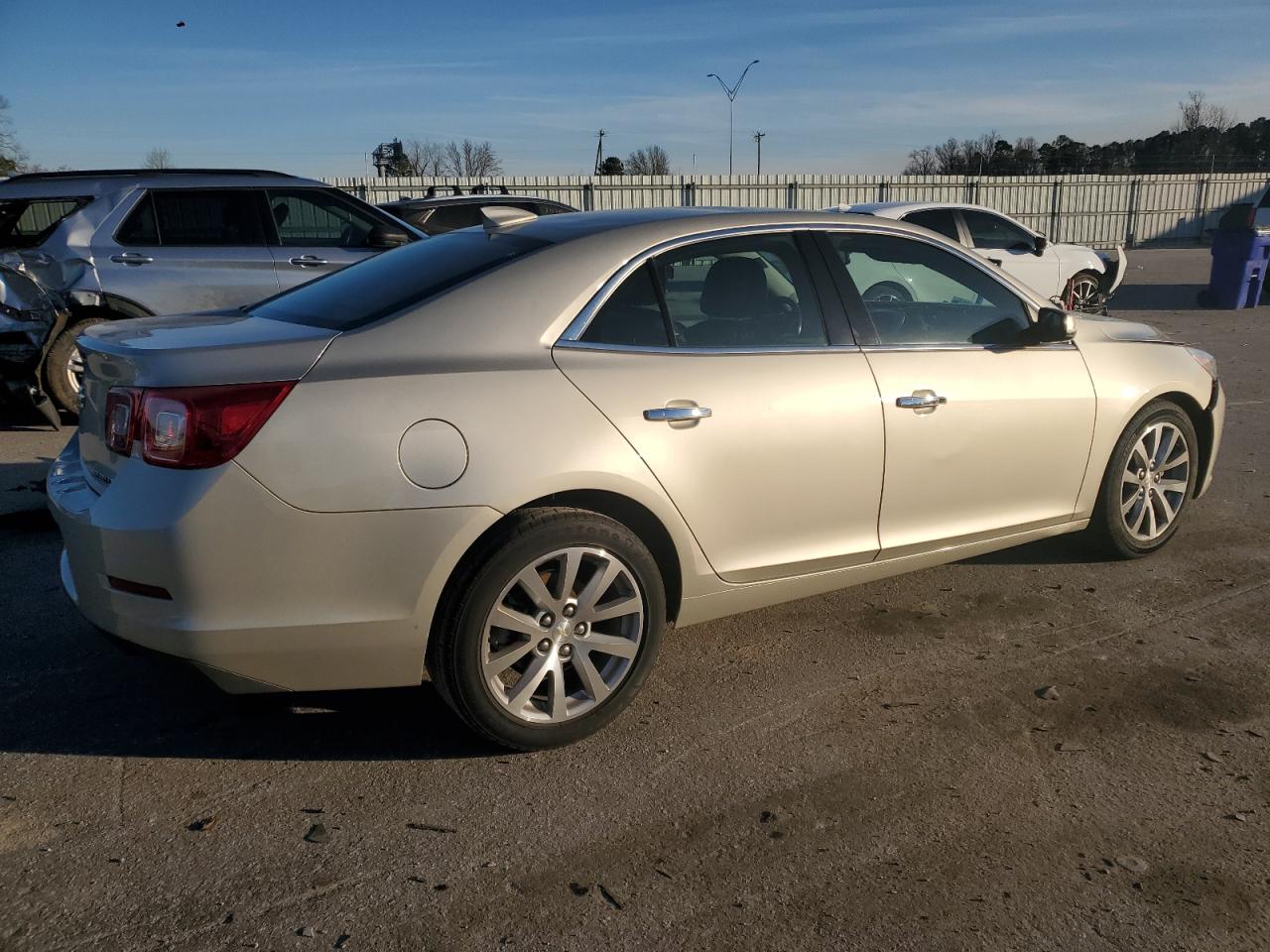 2016 Chevrolet Malibu - Image 3