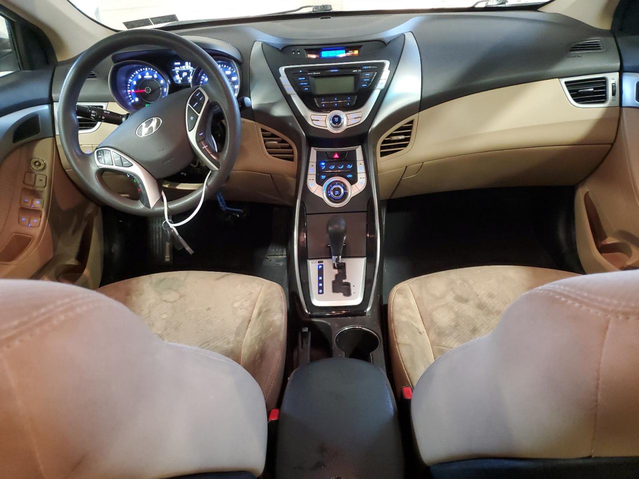2013 Hyundai Elantra - Image 8