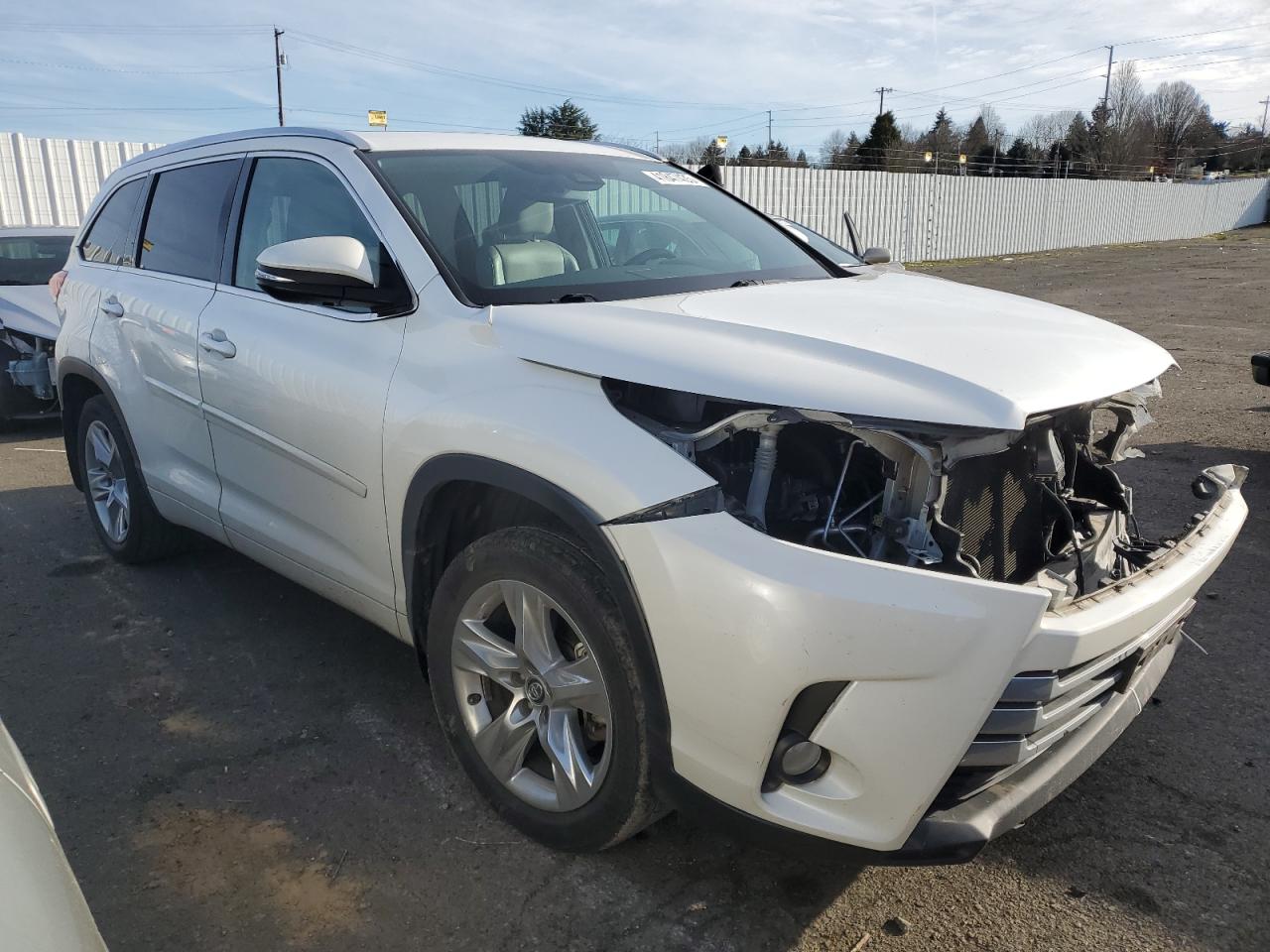 2017 Toyota Highlander - Image 4