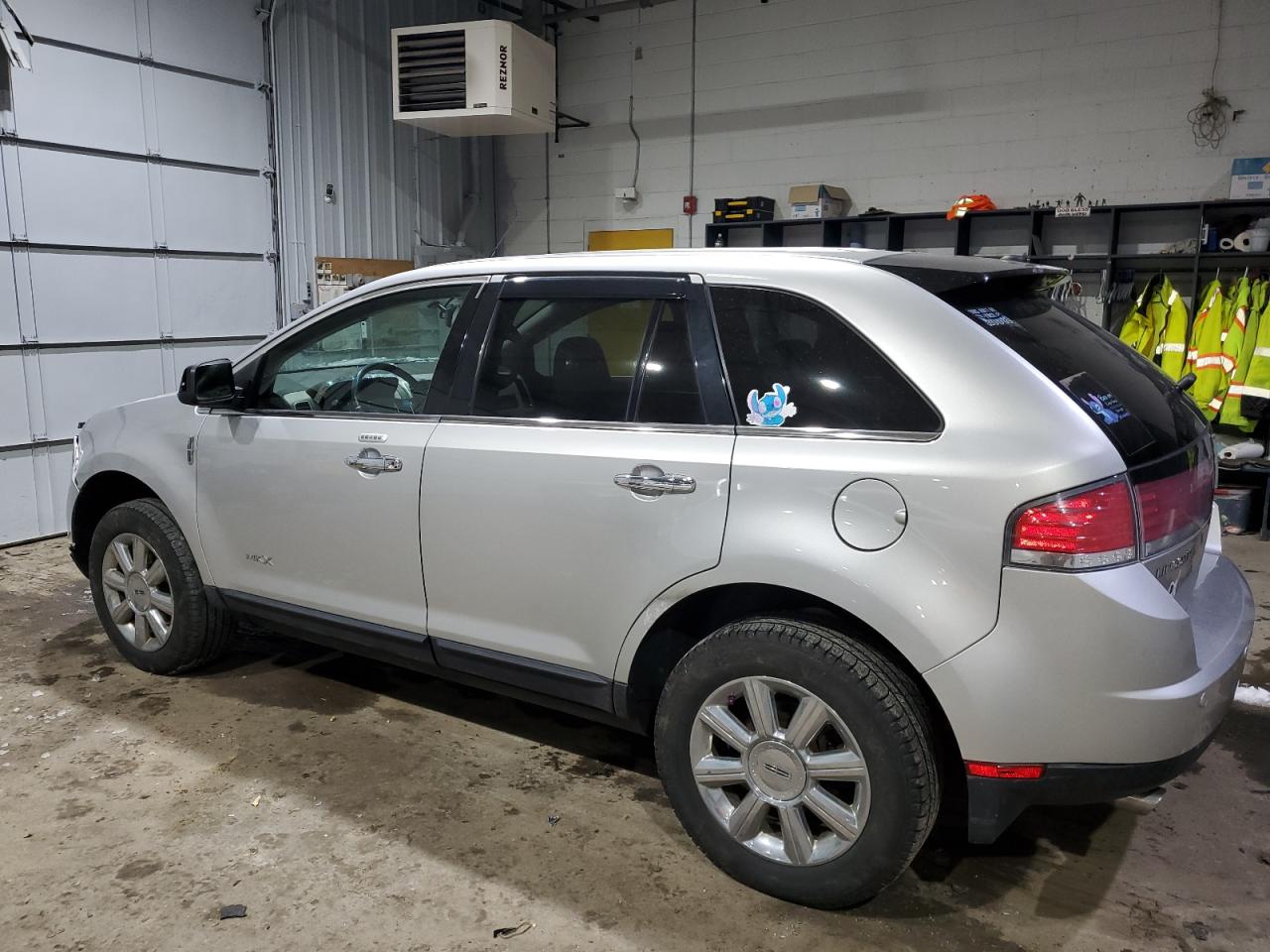 2009 Lincoln MKX - Image 2