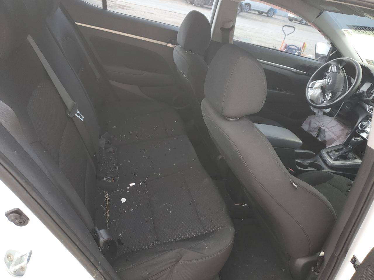 2019 Hyundai Elantra - Image 10