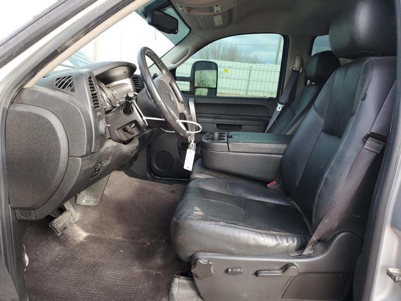 2014 Chevrolet Silverado - Image 7