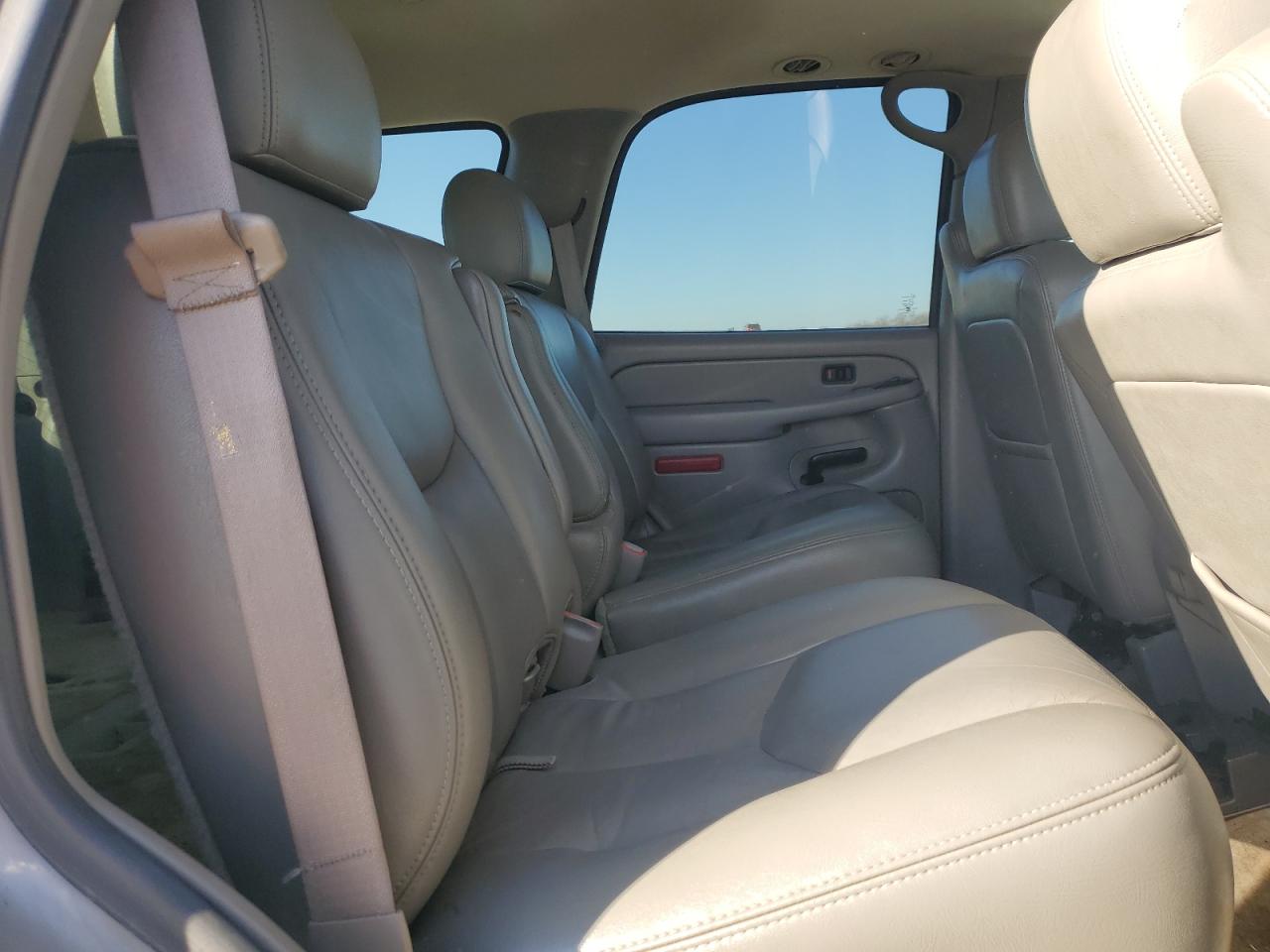 2005 Chevrolet Tahoe - Image 10