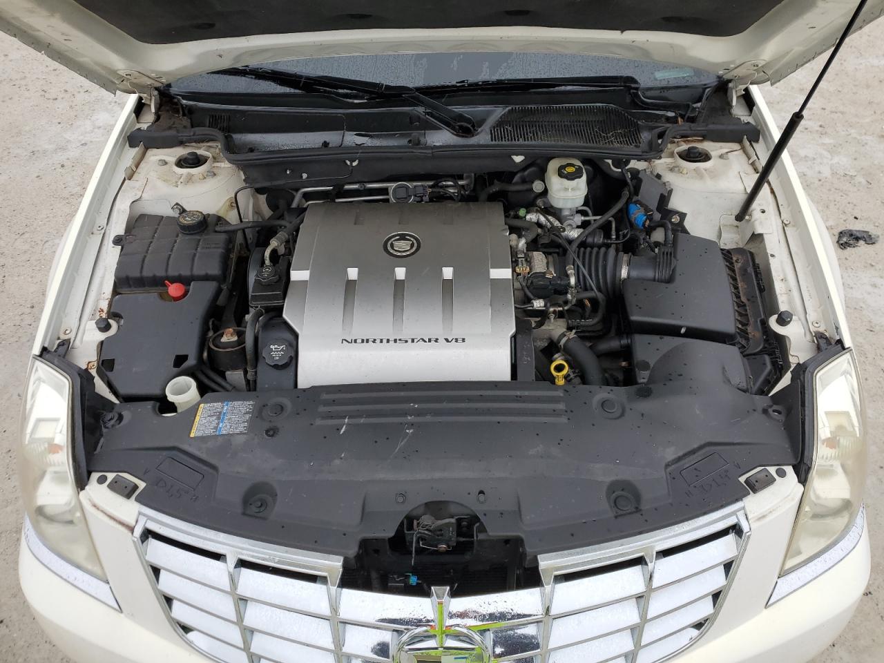 2006 Cadillac DTS - Image 11