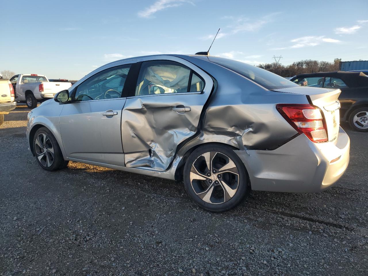 1G1JF5SB9H4133903 CHEVROLET SONIC 2017