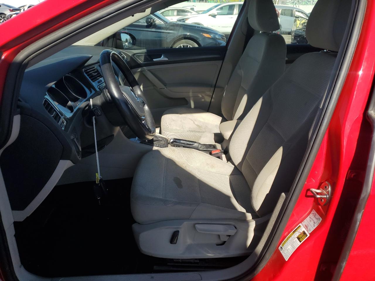 2018 Volkswagen Golf - Image 7