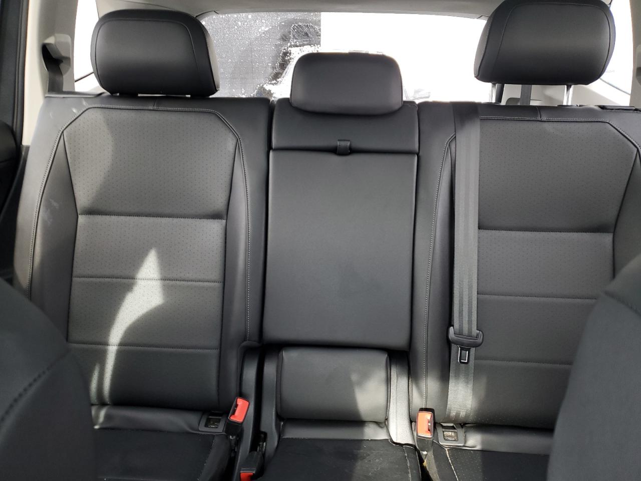 2018 Volkswagen Tiguan - Image 10