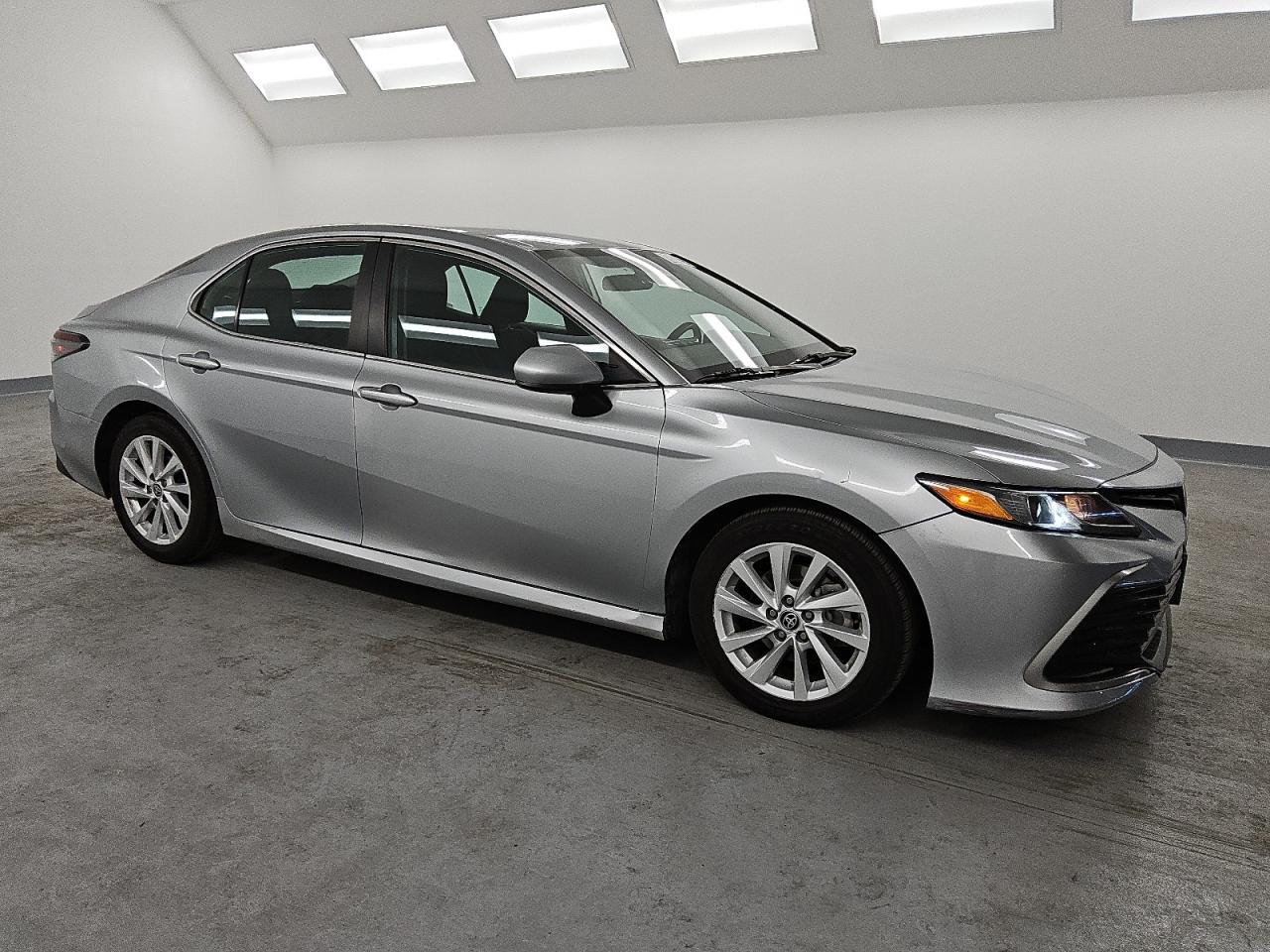 2022 Toyota Camry - Image 4