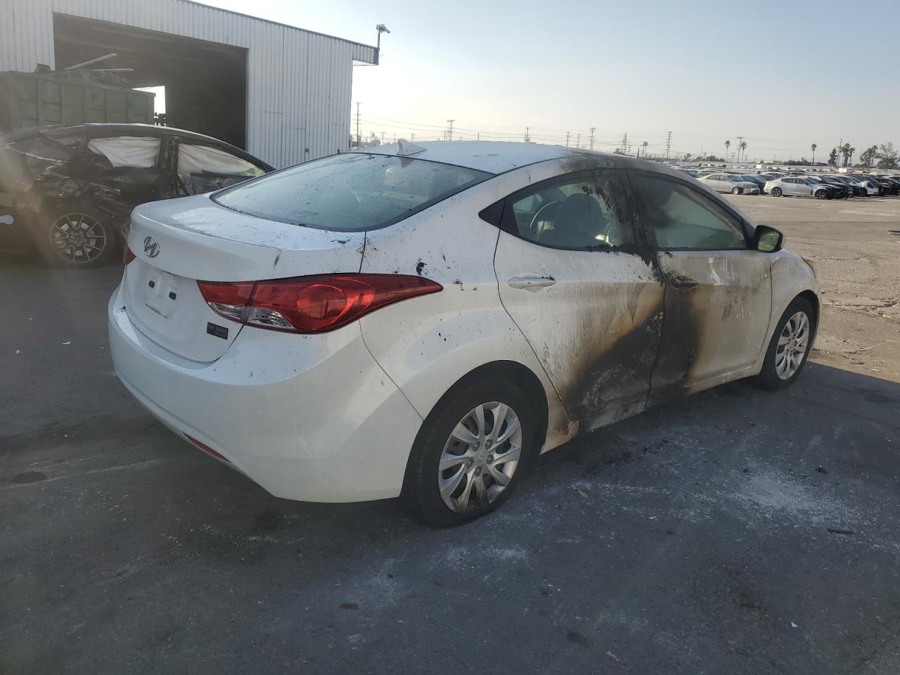 2012 Hyundai Elantra - Image 3