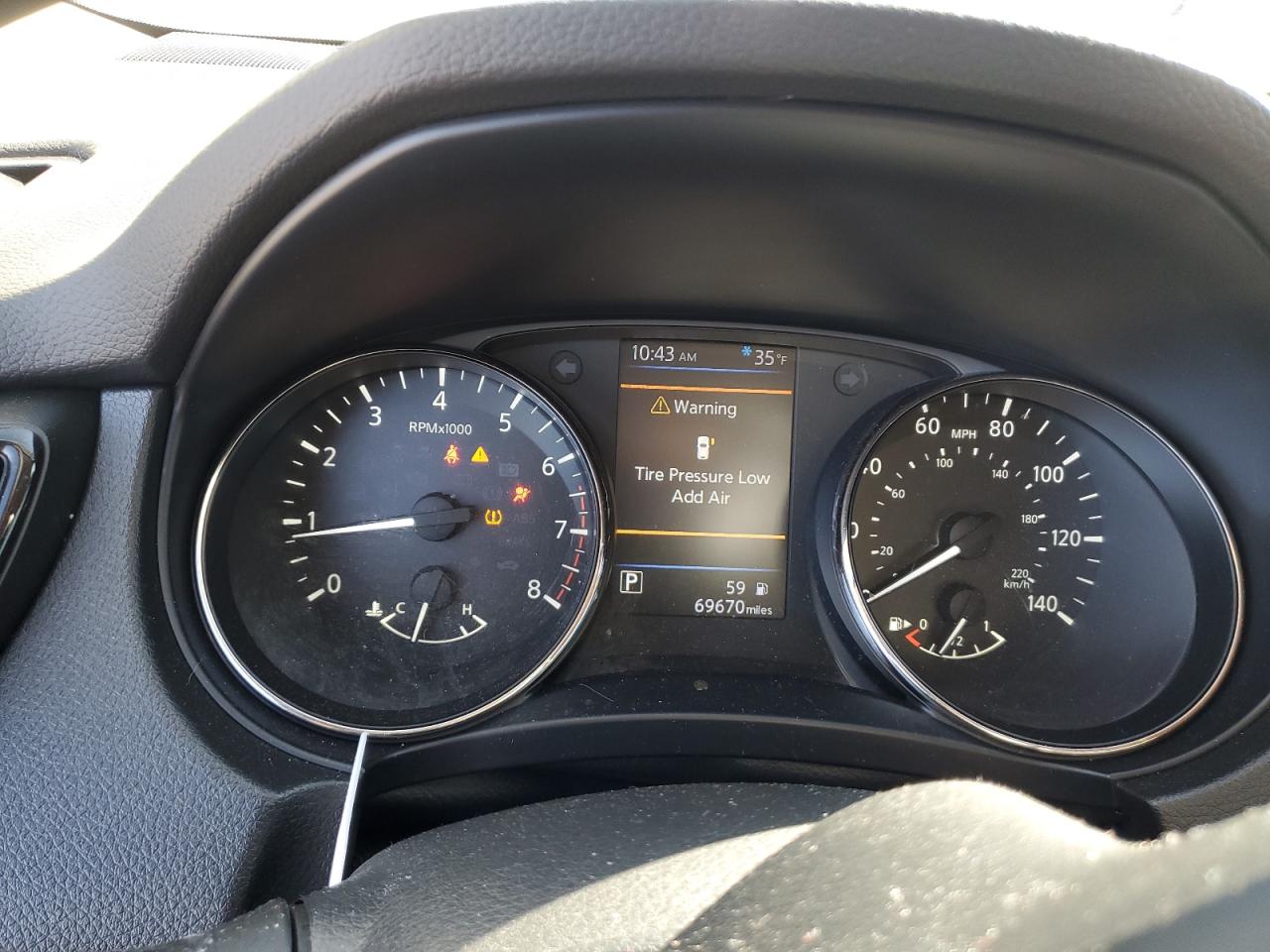2018 Nissan Rogue - Image 9