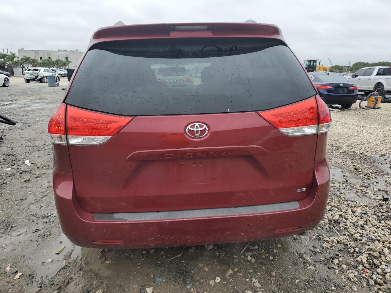 2013 Toyota Sienna - Image 6