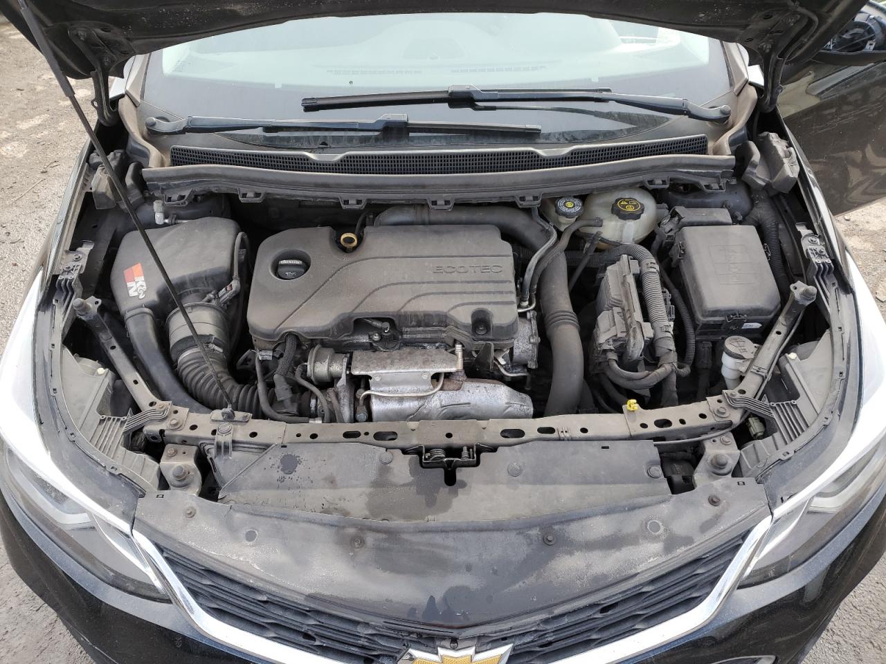 2018 Chevrolet Cruze - Image 11