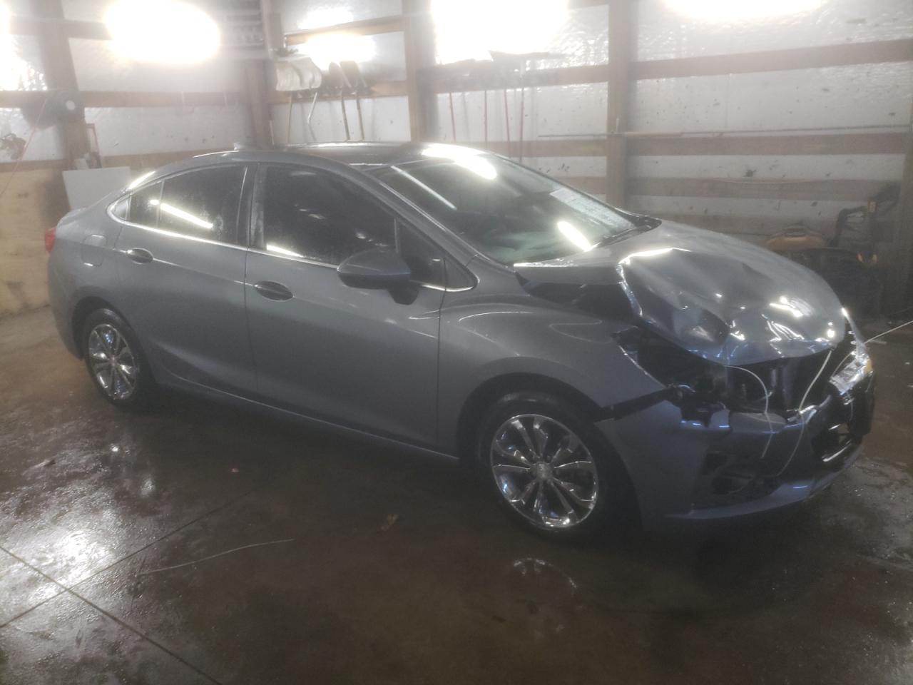 2019 Chevrolet Cruze - Image 4