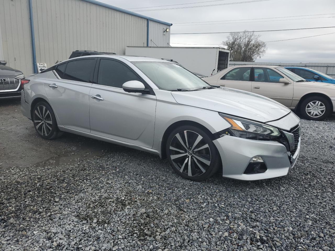 2019 Nissan Altima - Image 4