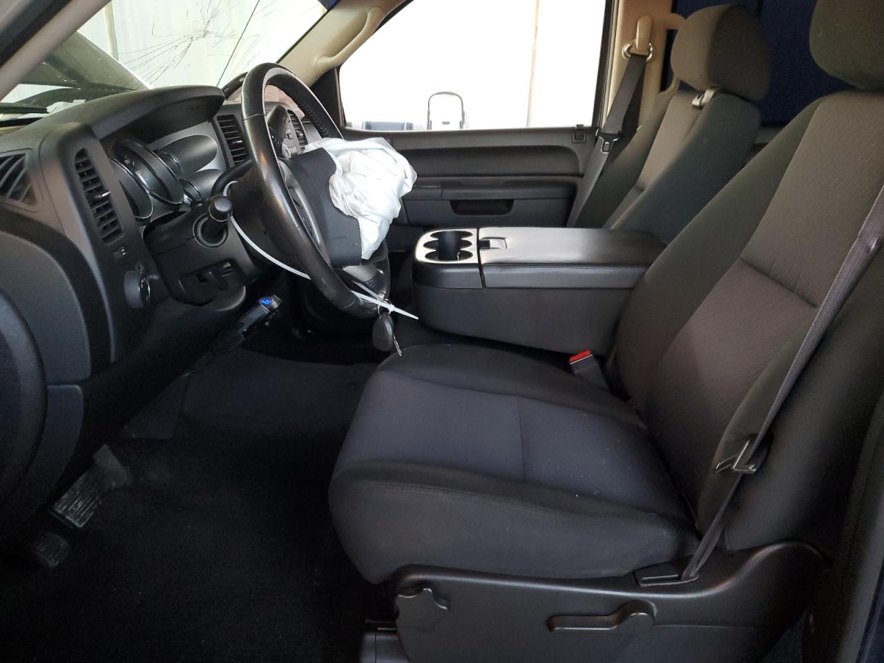 2012 Chevrolet Silverado - Image 7