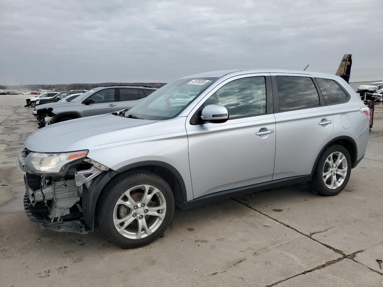 2015 Mitsubishi Outlander - Image 1