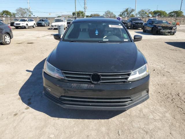 Sedans VOLKSWAGEN JETTA 2016 Czarny