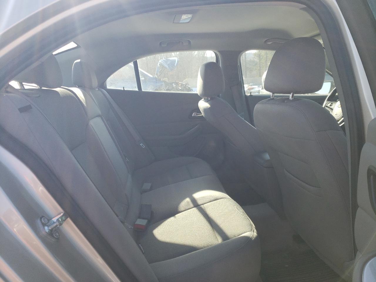 2015 Chevrolet Malibu - Image 10