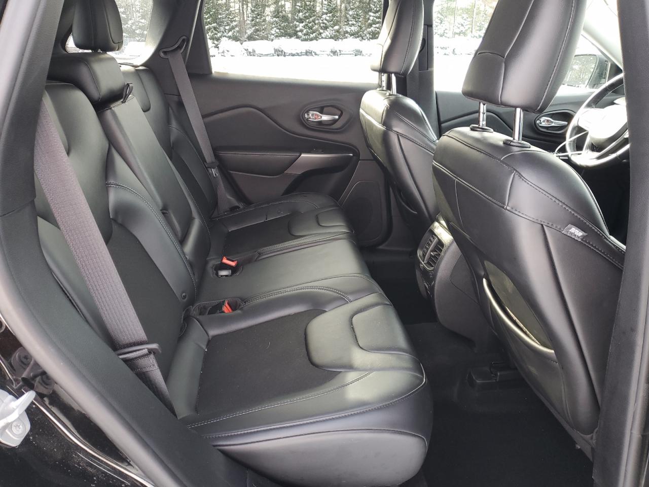 2019 Jeep Grand Cherokee - Image 12