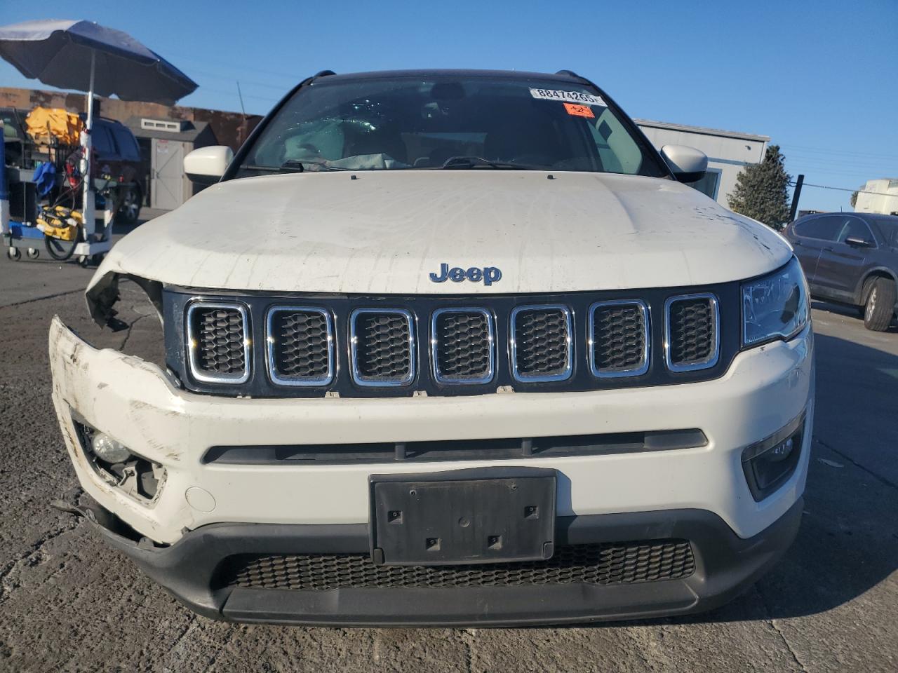 VIN 3C4NJCBB3JT368891 2018 JEEP COMPASS no.5