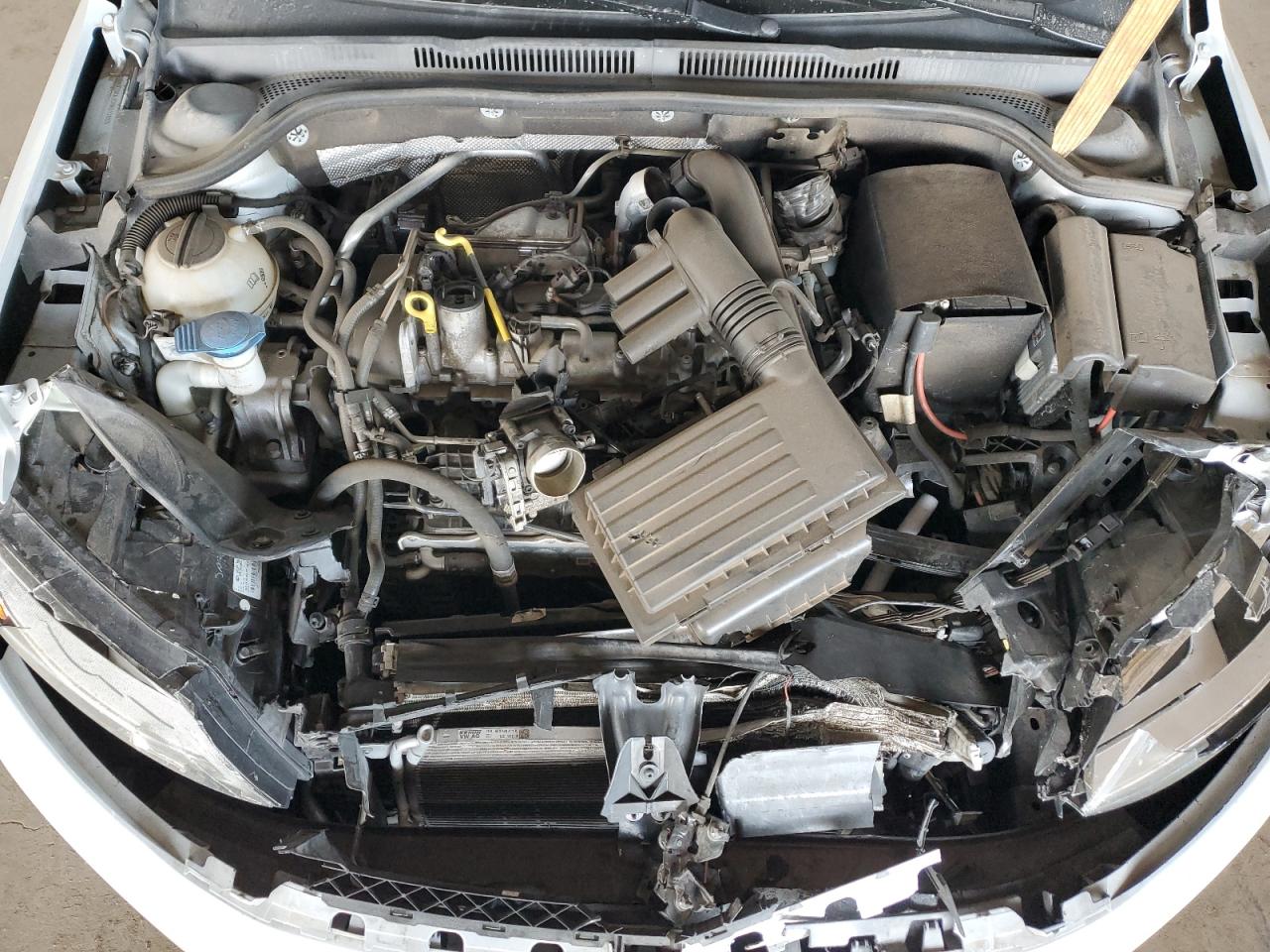 2017 Volkswagen Jetta - Image 11