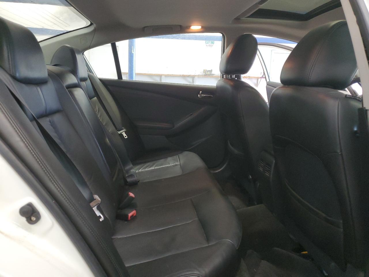 2011 Nissan Altima - Image 10