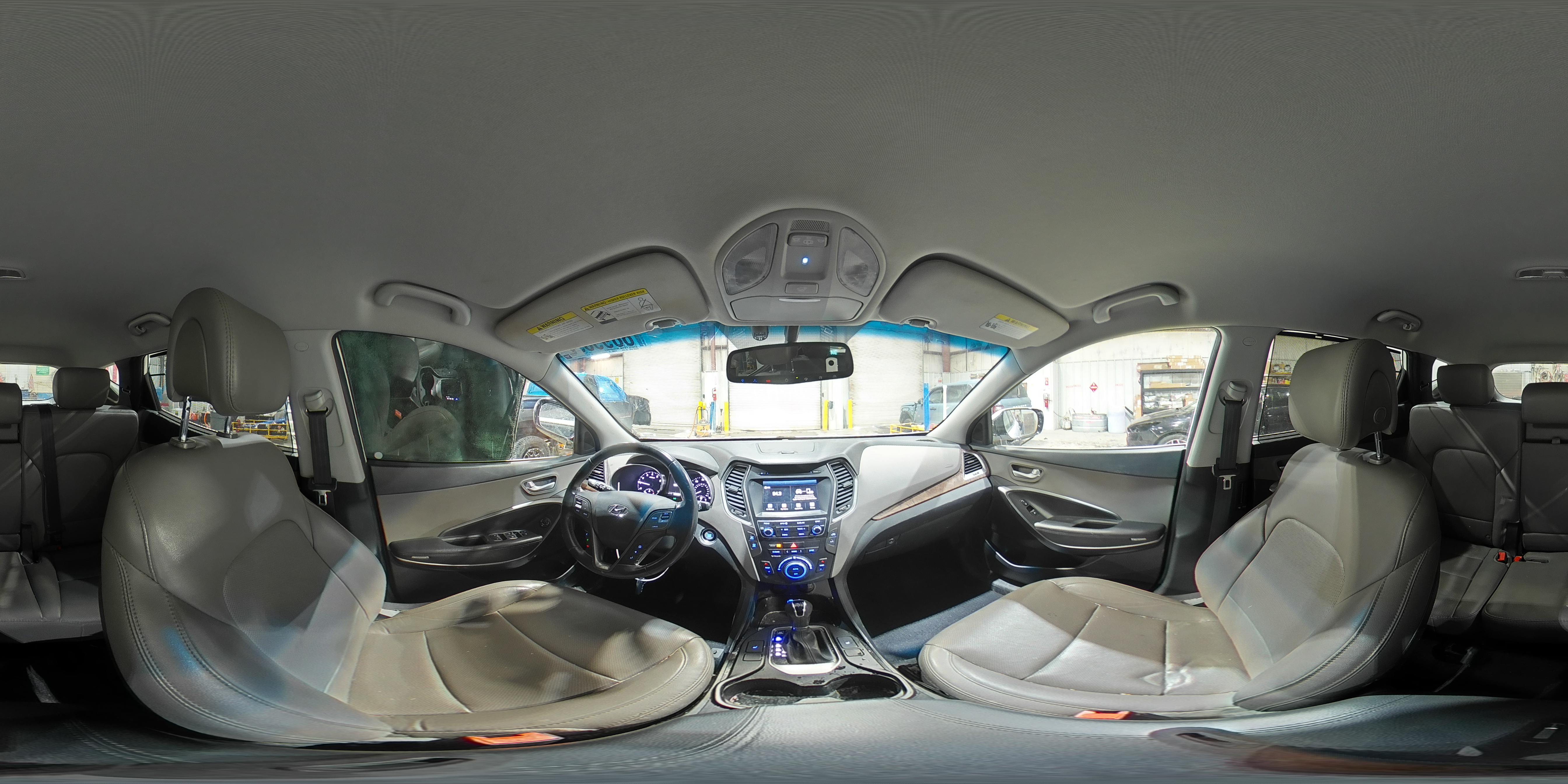 2018 Hyundai Santa Fe - Image 16