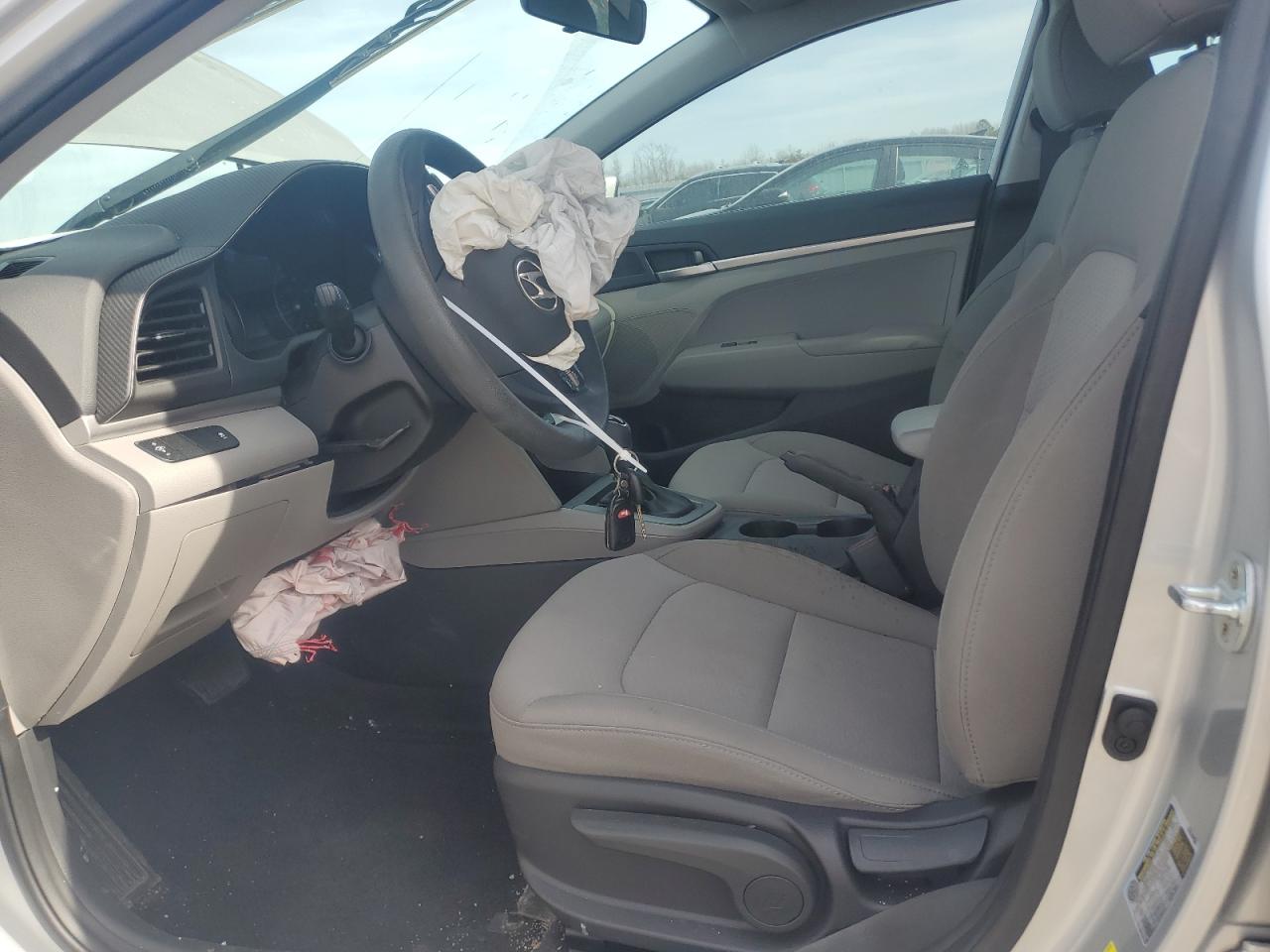 2019 Hyundai Elantra Se VIN: 5NPD74LF4KH438353 Lot: 43081575