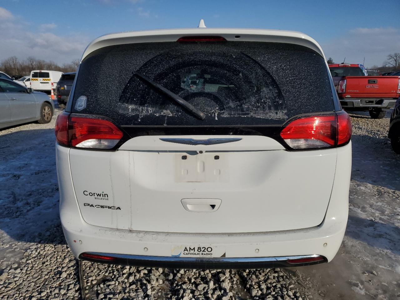 2017 Chrysler Pacifica - Image 6