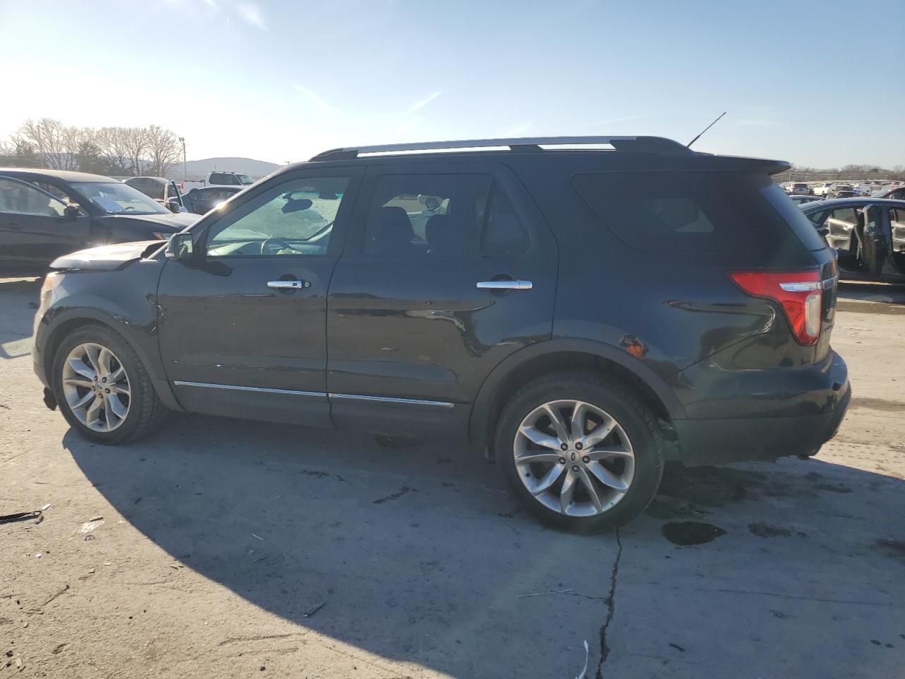 2015 Ford Explorer - Image 2