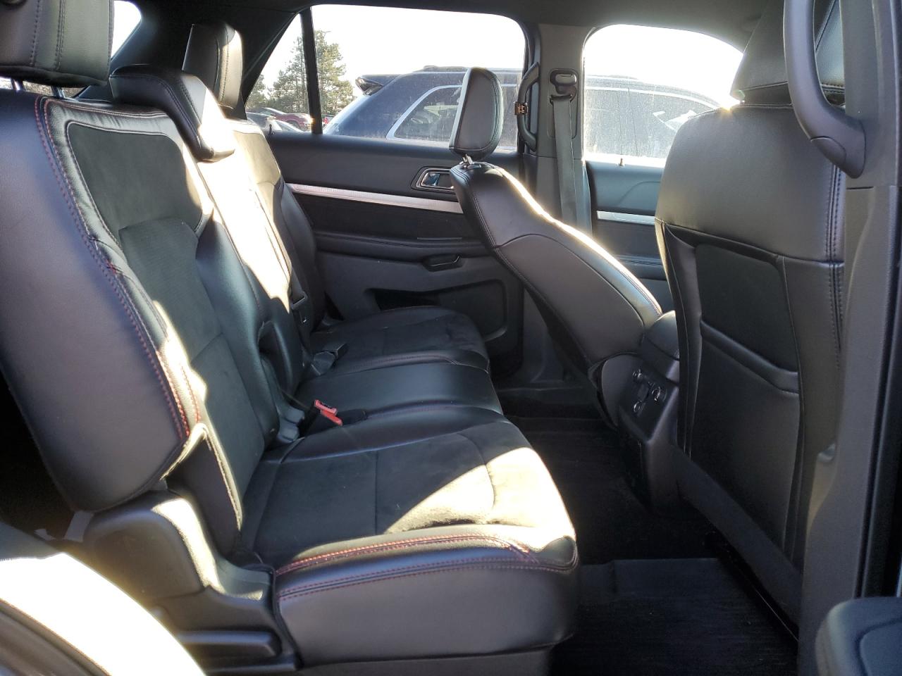 2018 Ford Explorer - Image 12