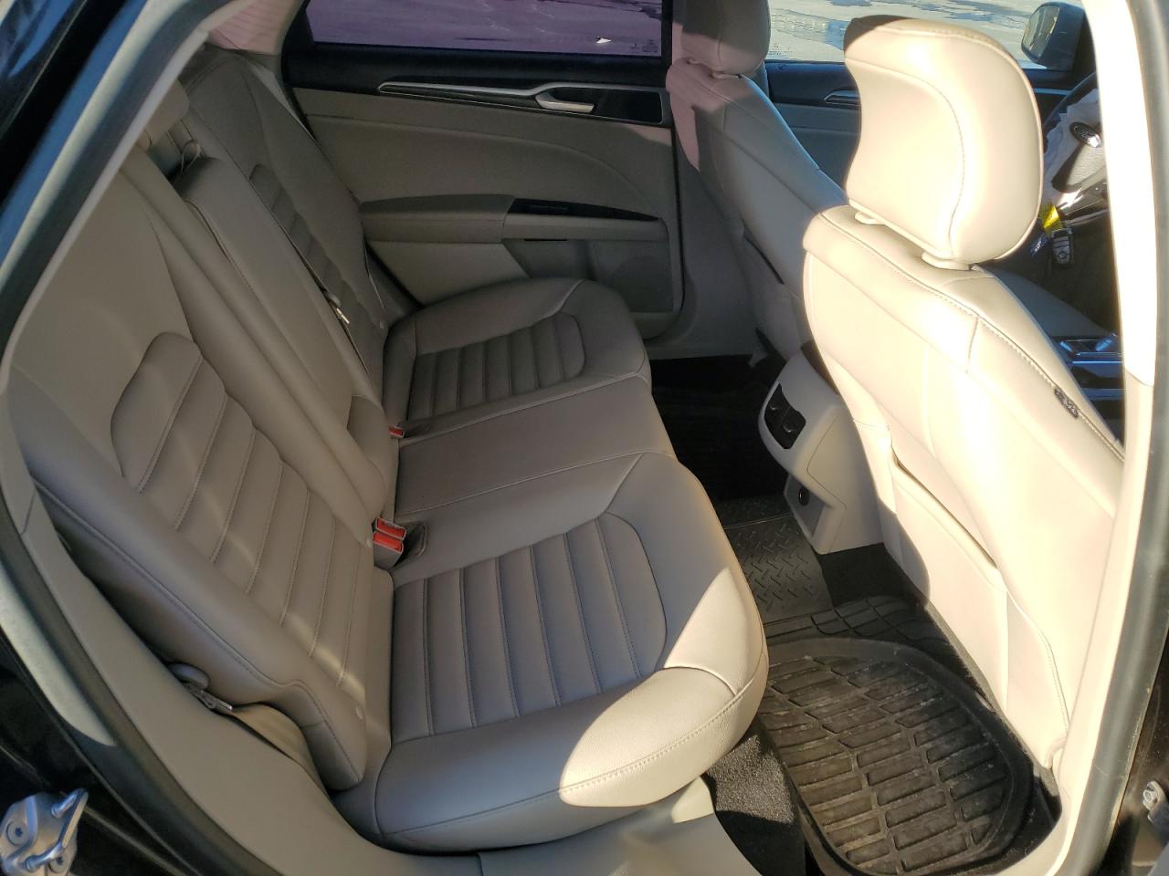2019 Ford Fusion - Image 11