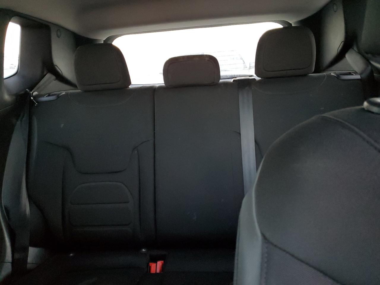 2017 Jeep Renegade - Image 10