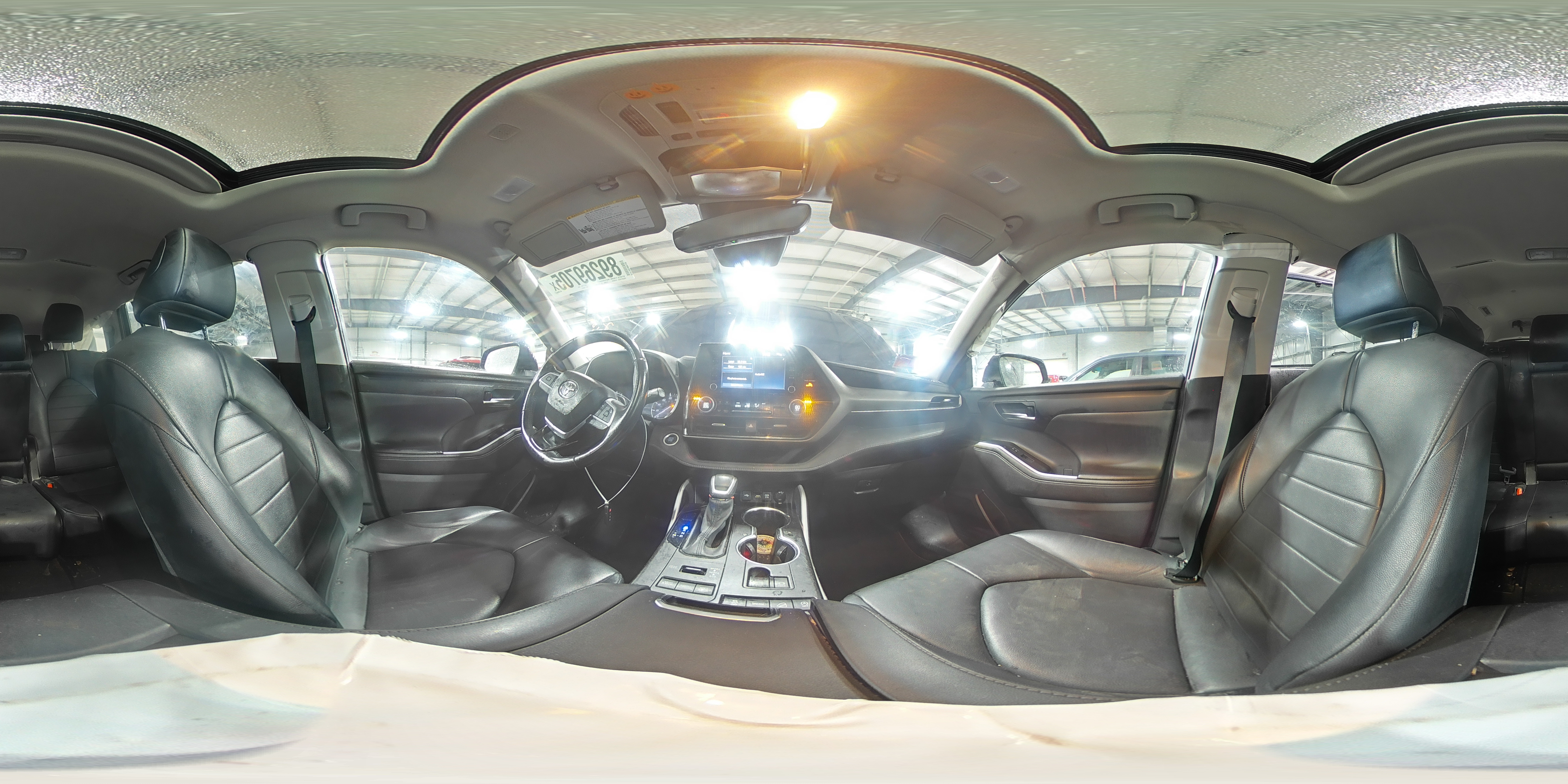 2020 Toyota Highlander - Image 15
