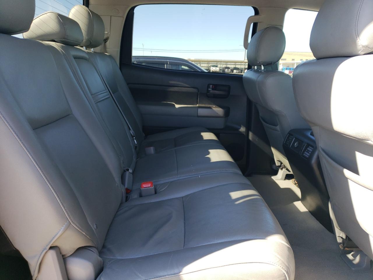 2011 Toyota Tundra - Image 11
