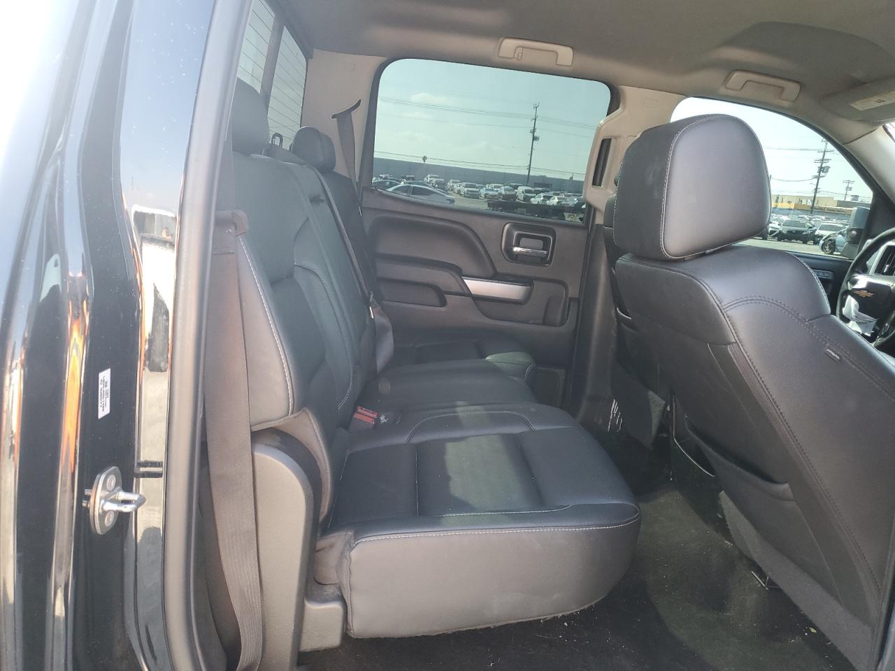 2018 Chevrolet Silverado - Image 11