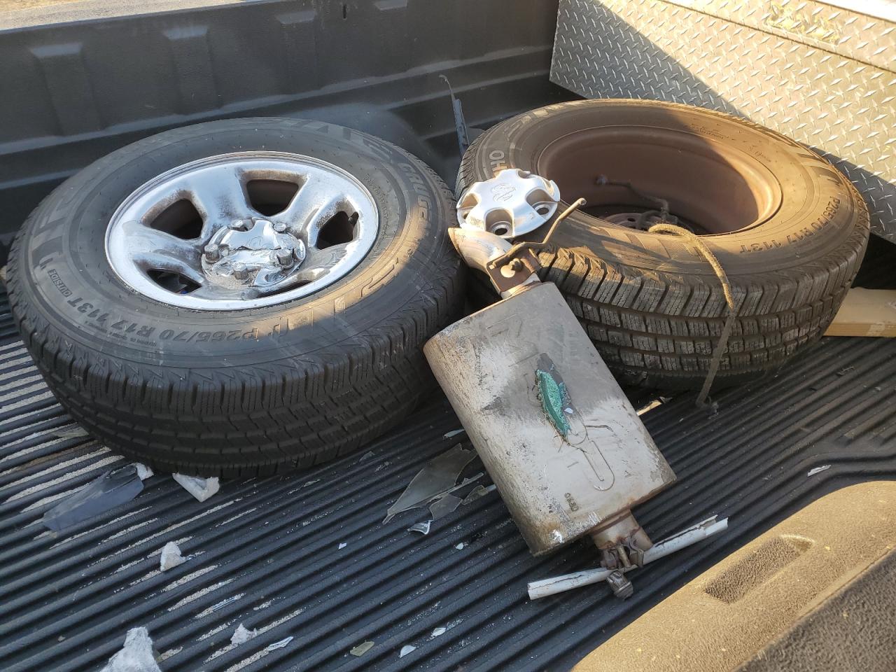 2004 Dodge RAM - Image 12