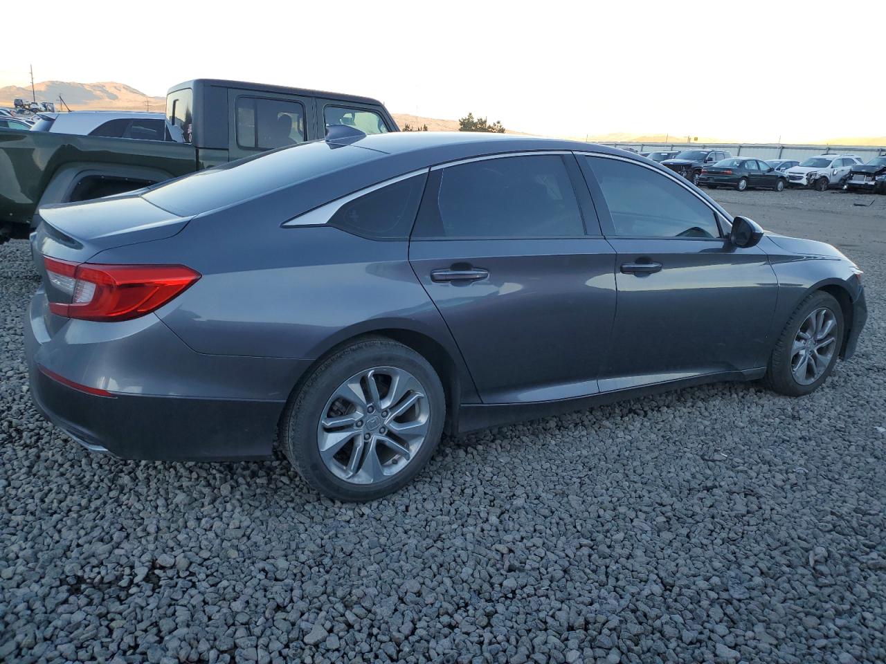 1HGCV1F11JA076019 HONDA ACCORD 2018