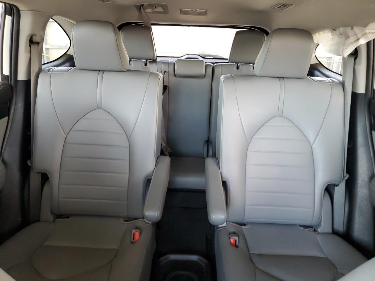 2021 Toyota Highlander - Image 10