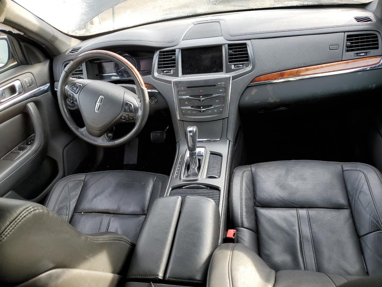 2016 Lincoln MKS - Image 8