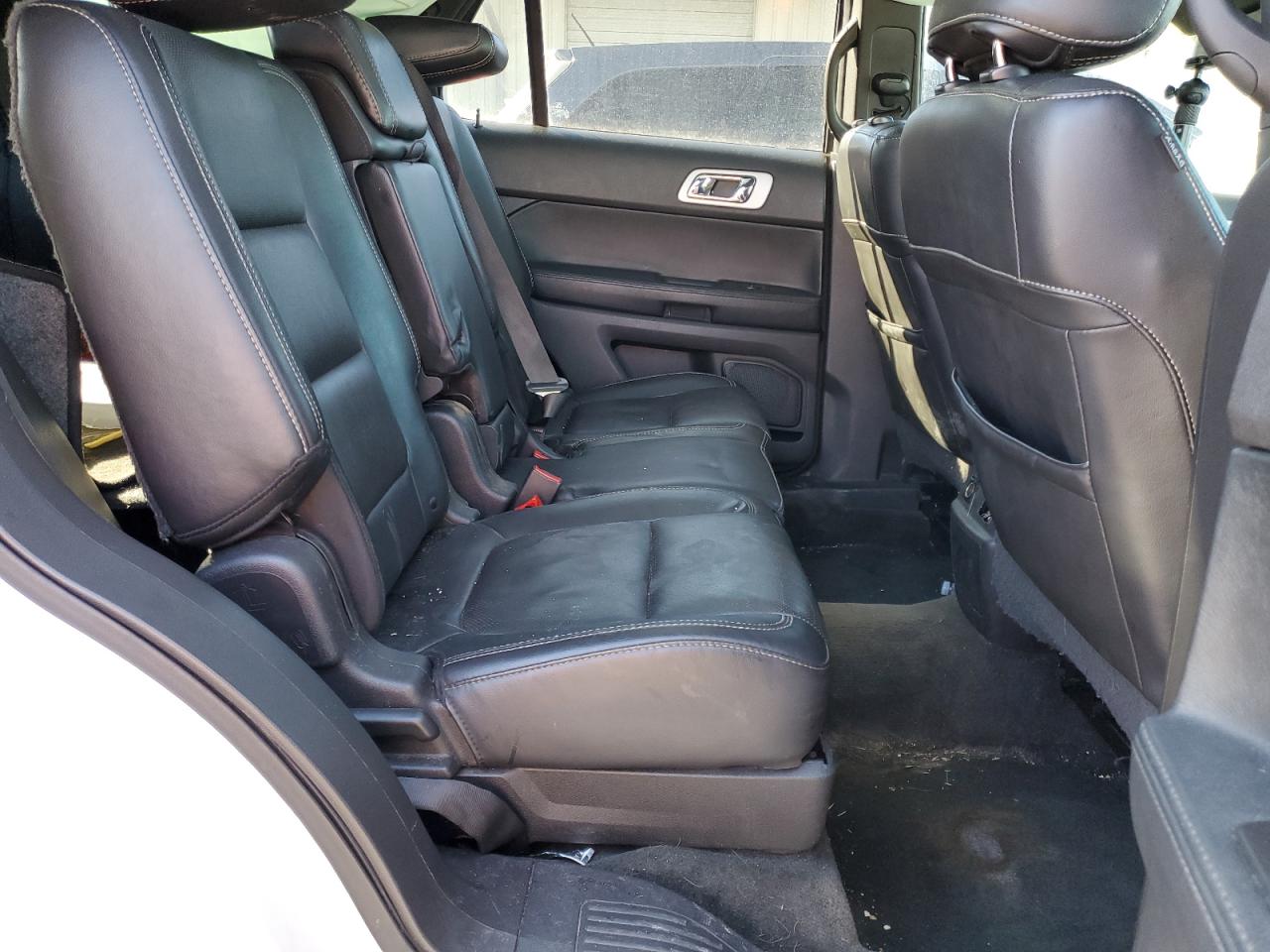 2015 Ford Explorer - Image 12