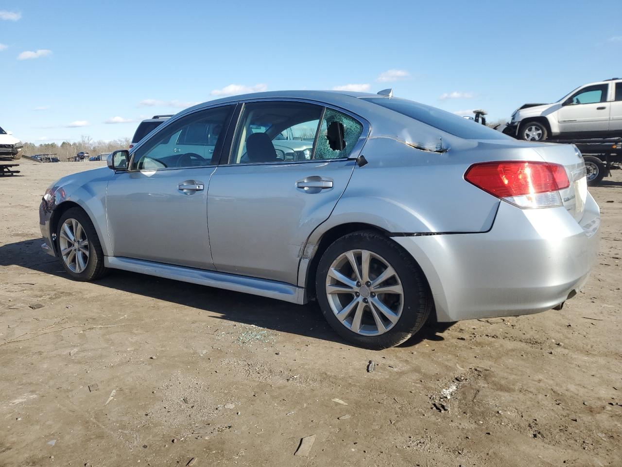 VIN 4S3BMBC61E3022135 2014 SUBARU LEGACY no.2