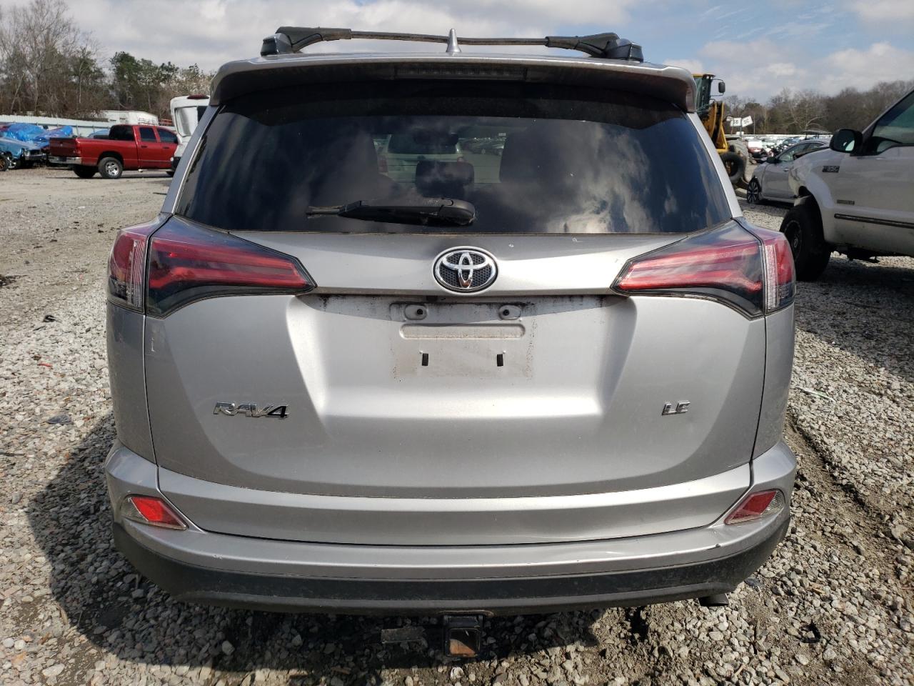 2017 Toyota RAV 4 - Image 6
