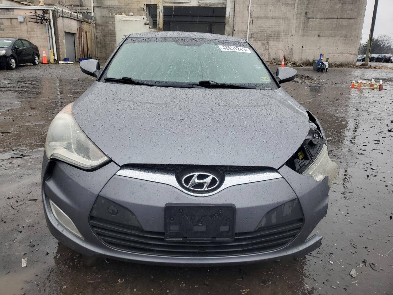 2017 Hyundai Veloster - Image 5