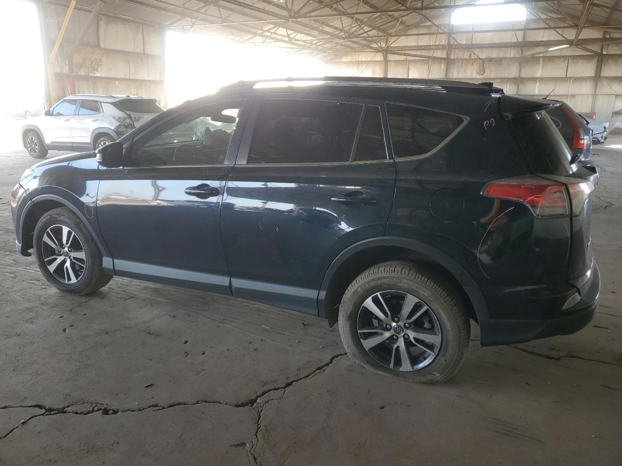 2018 Toyota RAV 4 - Image 2
