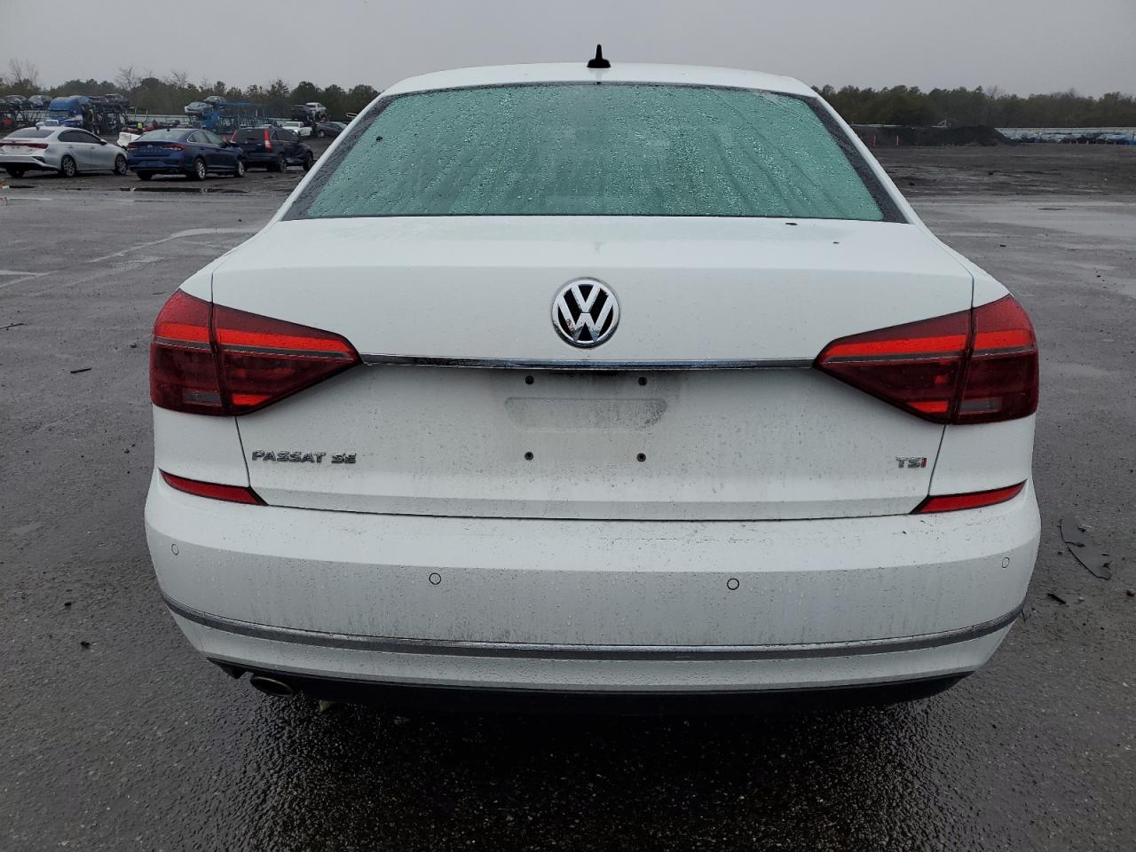 2018 Volkswagen Passat - Image 6