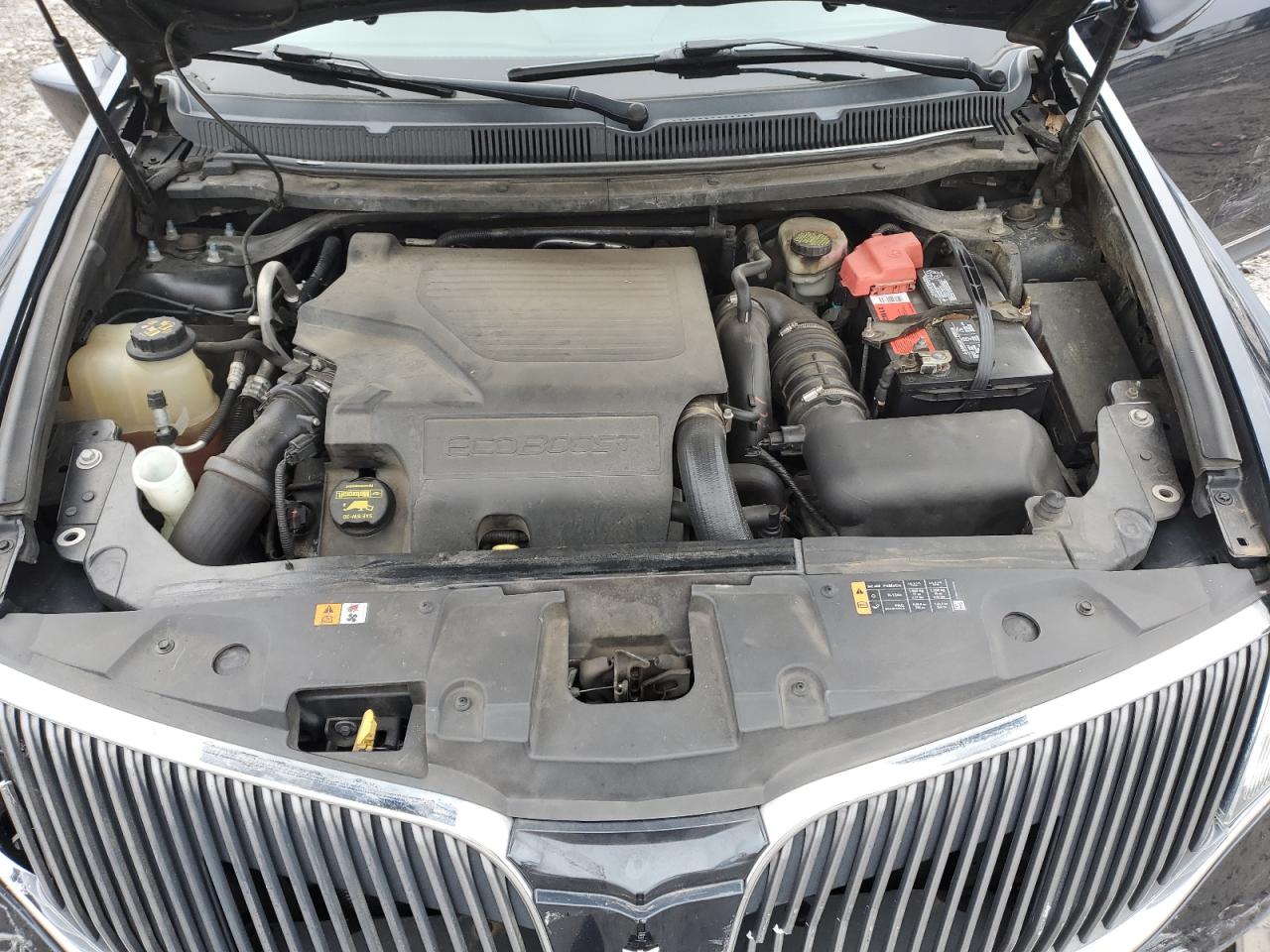 2014 Lincoln MKT - Image 13