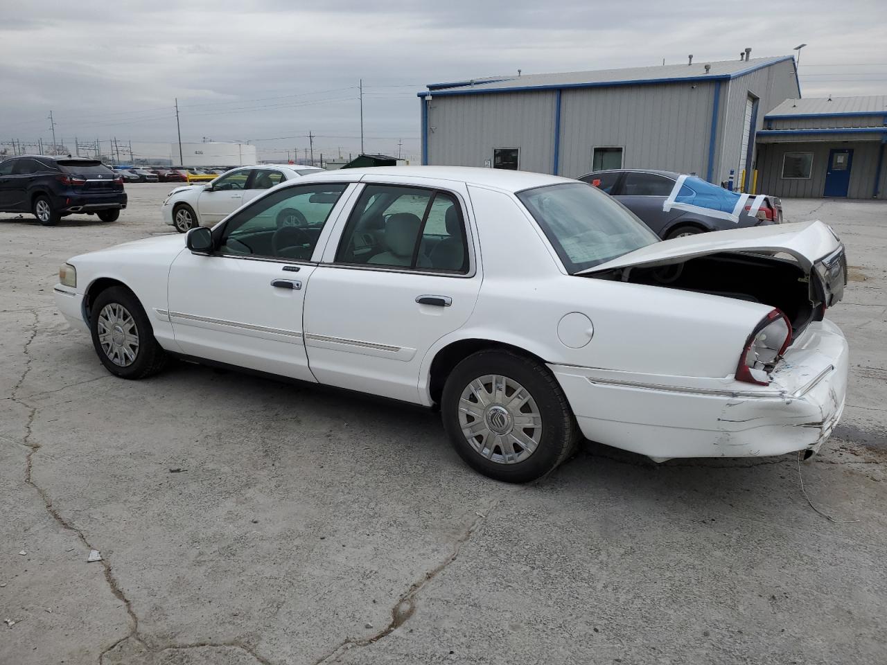 2008 Mercury Grand Marquis - Image 2
