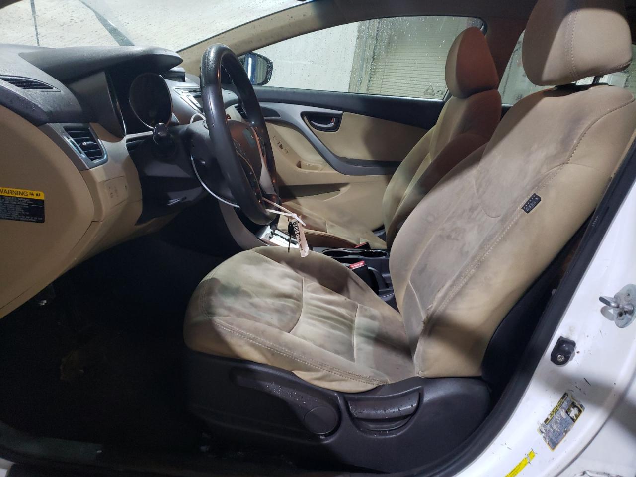 2012 Hyundai Elantra - Image 7
