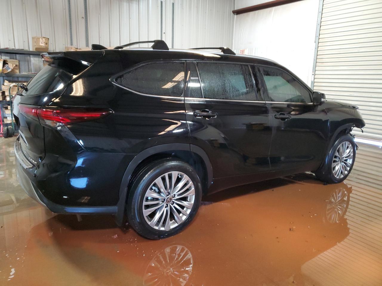 2024 Toyota Highlander - Image 3